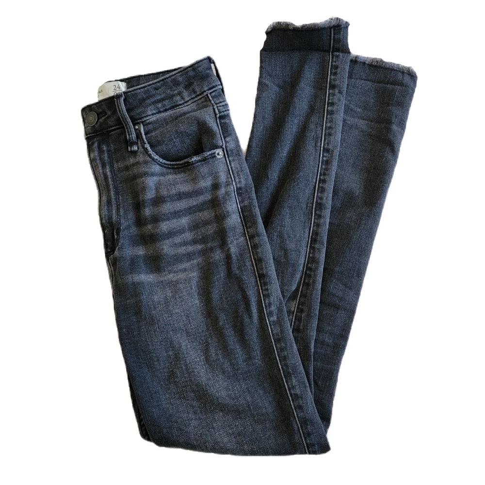 Abercrombie&Fitch Distressed Ankle Jean High Rise Black